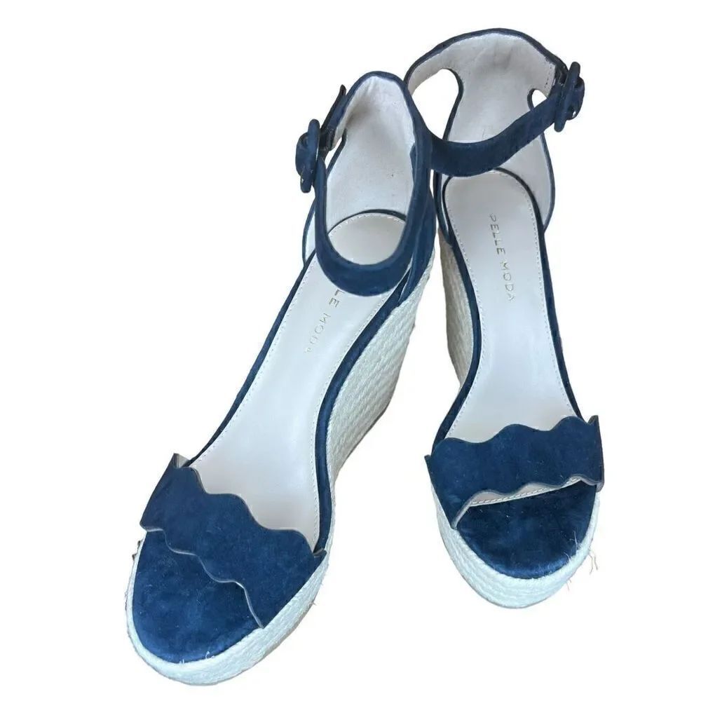 Pelle Moda Krisa Wedge in Dark Navy NWOB Size 7M